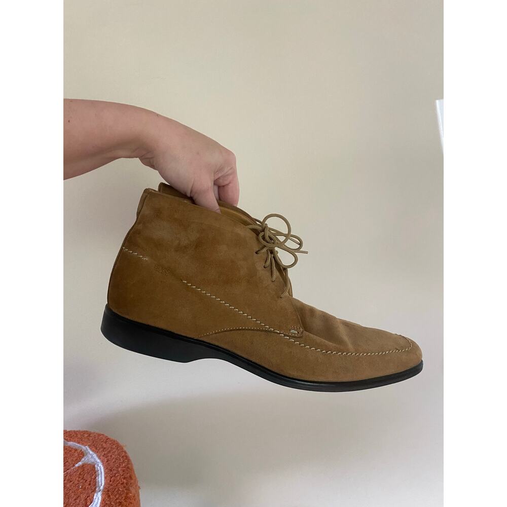 Hugo Boss tan Chukka boots men’s size 8 moc toe